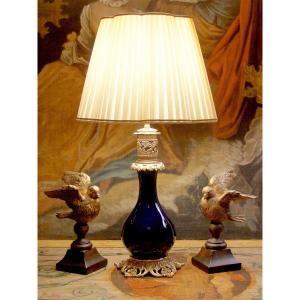 Ancienne Lampe à Huile En Porcelaine Bleu De Sèvres, époque XIXe