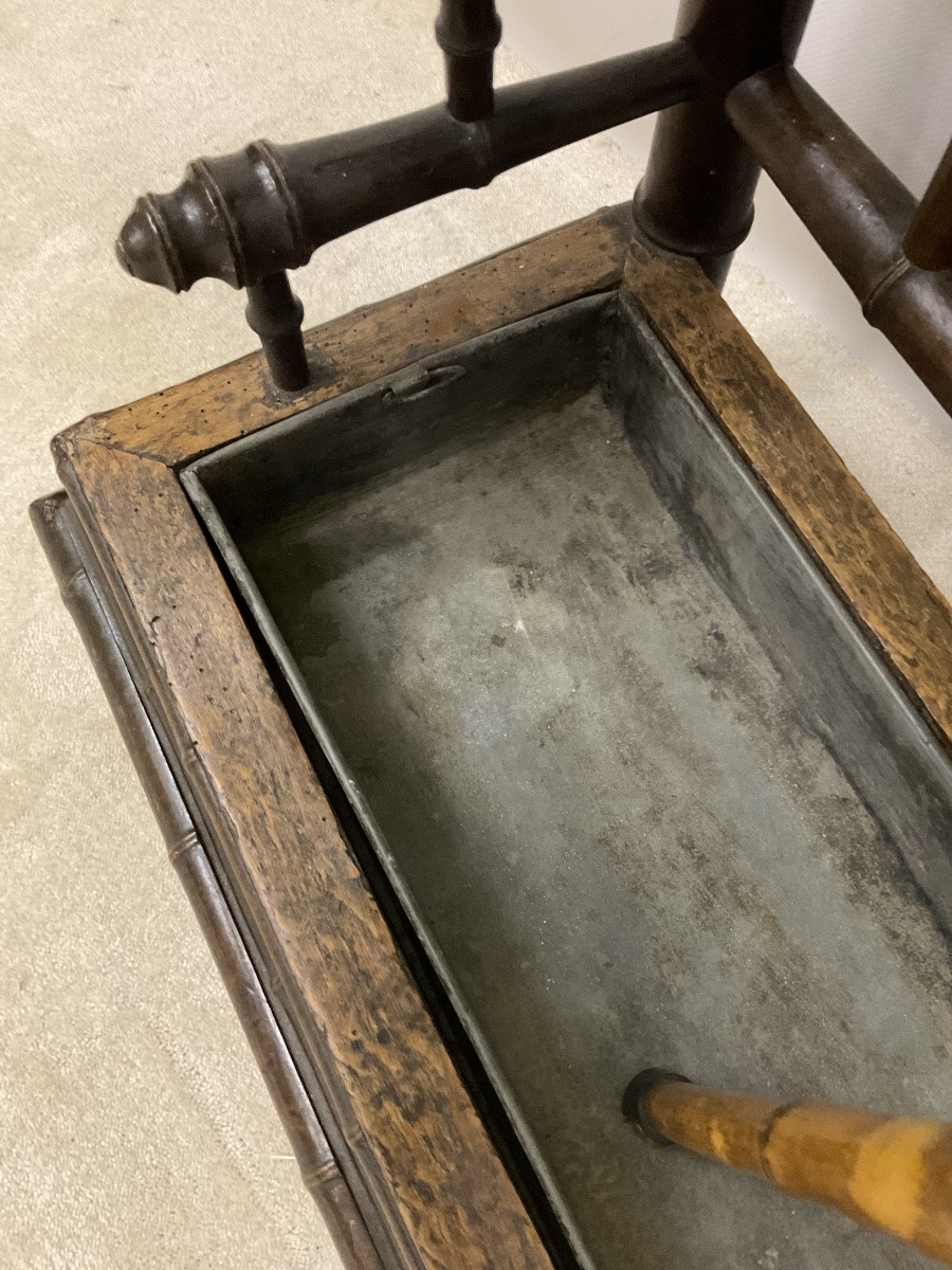 Entrance Hall Cloakroom-photo-4