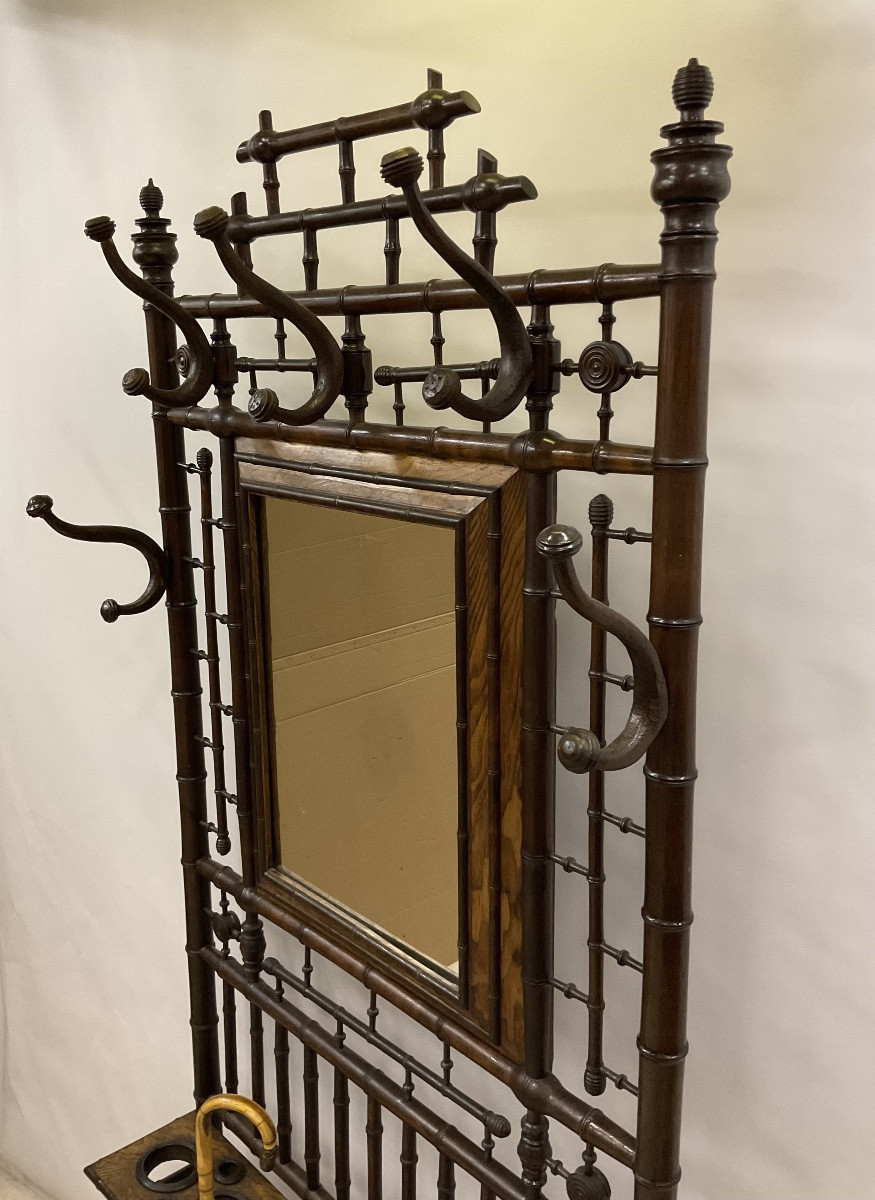 Entrance Hall Cloakroom-photo-2