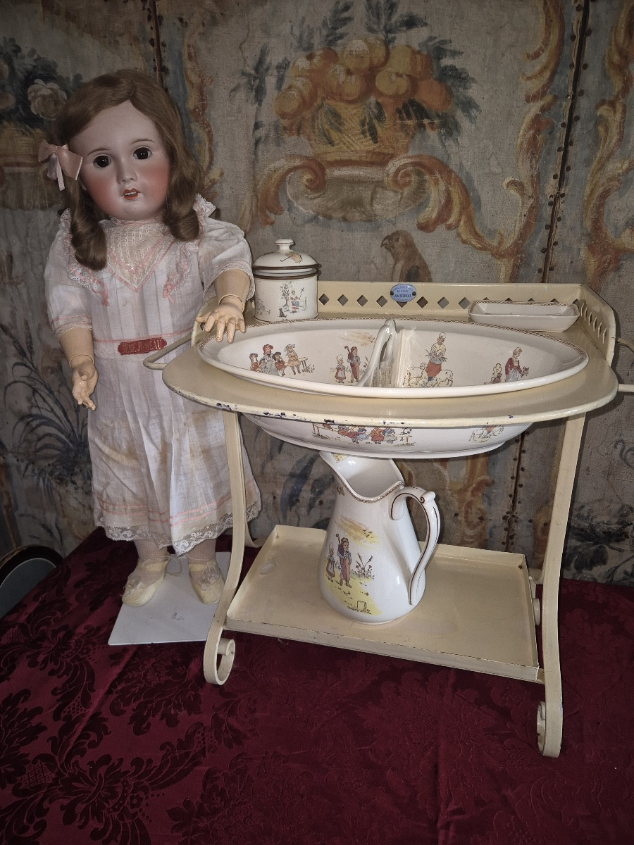 Nécessaire de toilette pour enfant en faïence  de Sarreguemines « Enfants Richard »