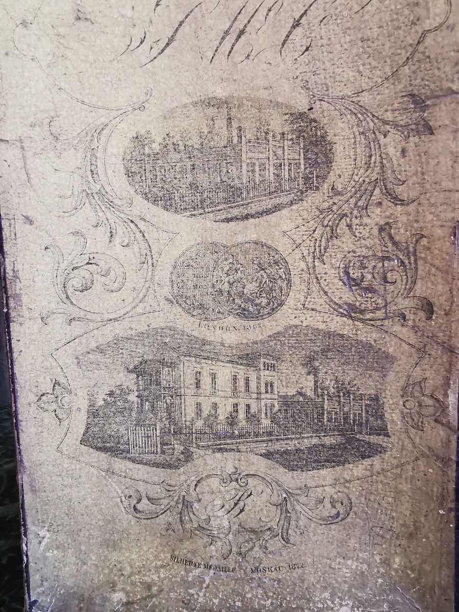 Poupée en cire dans sa boîte d'origine provenant d'une exposition universelle-photo-8