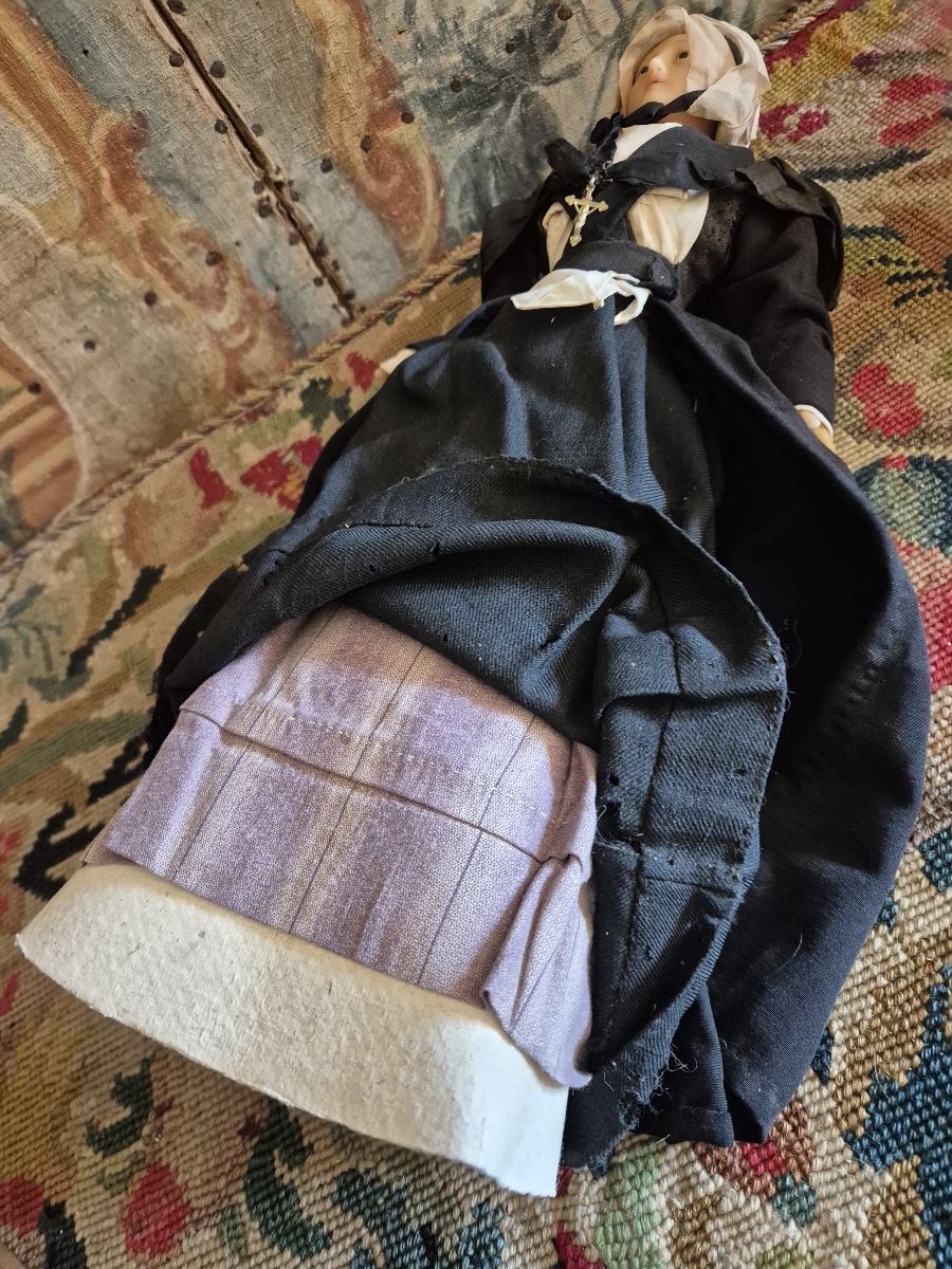 Wax Doll Dressed In Religious Attire, In Good Condition, Still In Its Original Box-photo-4