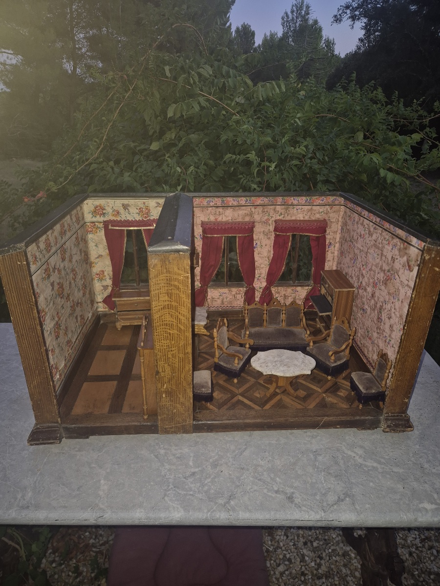 19th-century French Doll Roombox  With Its Miniature Furniture-photo-7