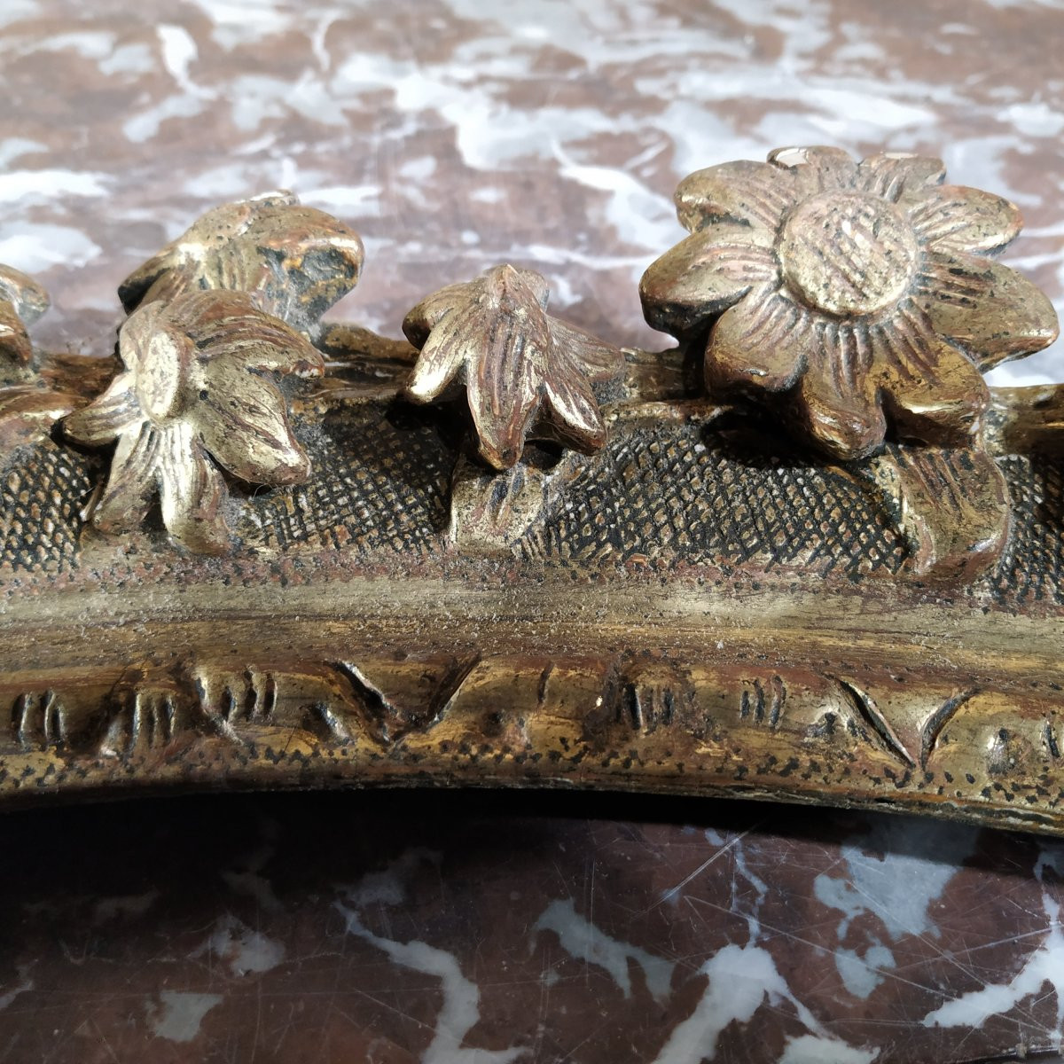 18th Century Oval Frame-photo-3