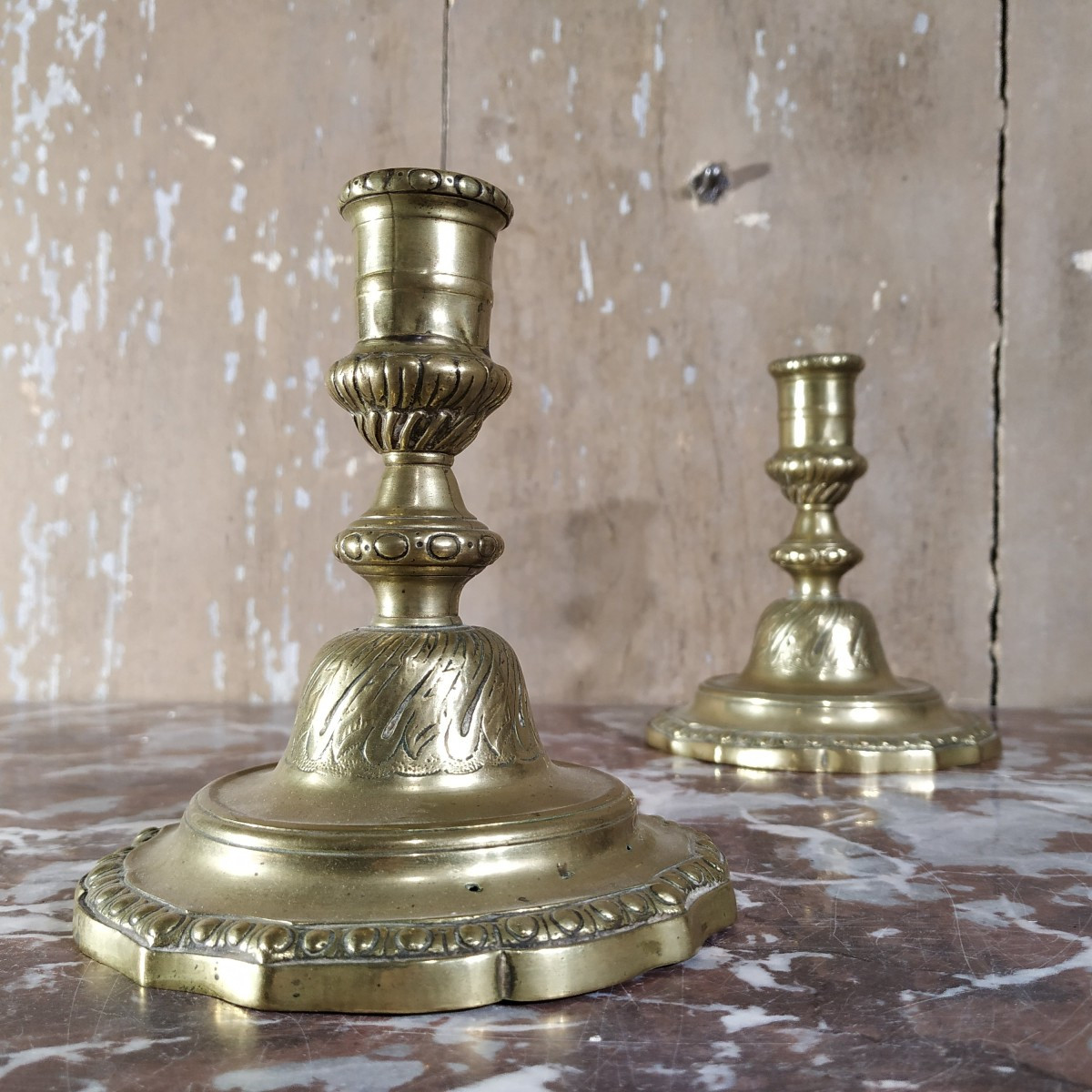 PAIRE DE BOUGEOIRS DE STYLE LOUIS XV-photo-1