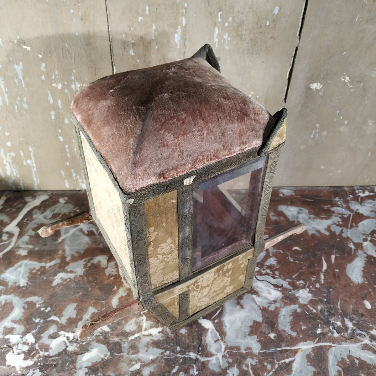 PETITE CHAISE DE PORTEURS FAISANT VITRINE D'ÉPOQUE XIXe-photo-2