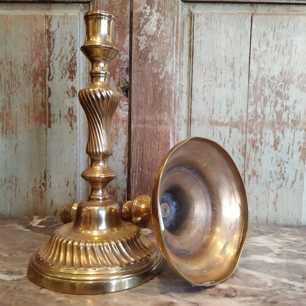 PAIRE DE BOUGEOIRS D'EPOQUE LOUIS XV-photo-4