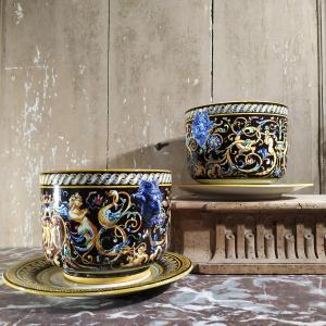 PAIRE DE CACHE-POTS DE GIEN CIRCA 1866-1875