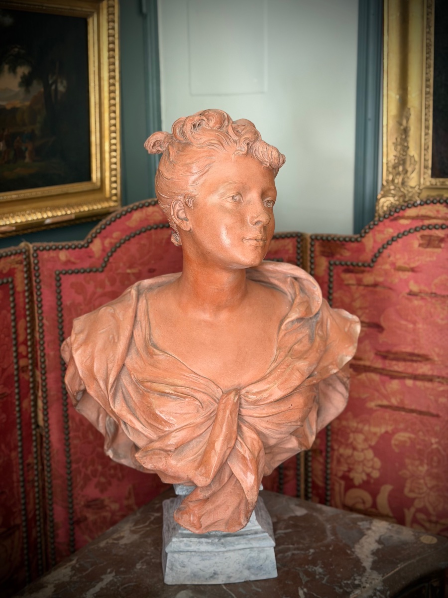 Grand buste de jeune femme en terre cuite-photo-2