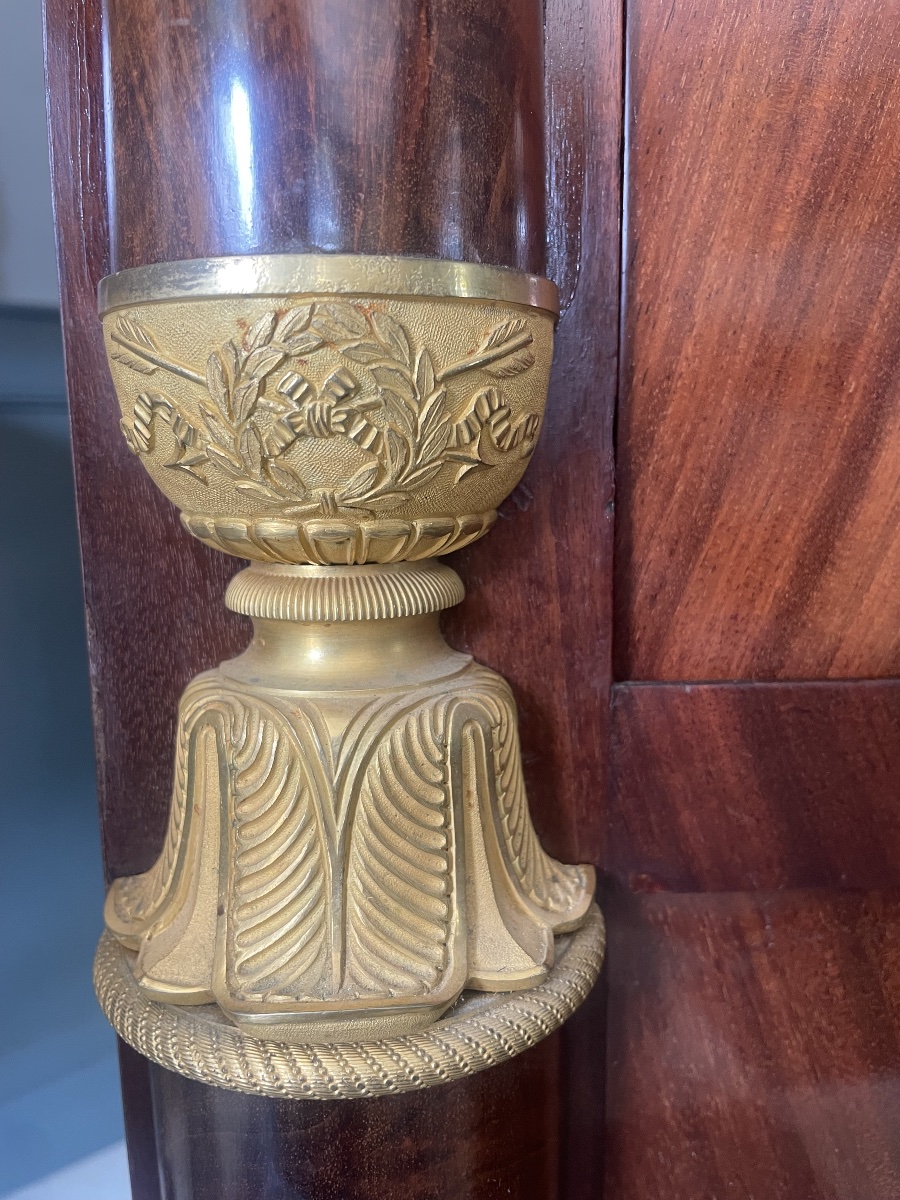 Rare secrétaire d’époque Empire en acajou de Cuba flammé à colonnes aux cygnes en bronze doré-photo-1