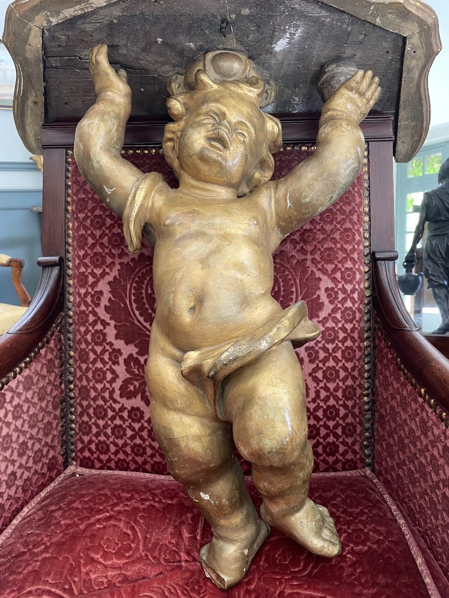 Baroque Wall Console Made Of Carved And Gilded Wood, Featuring A Cherub Figure -photo-3