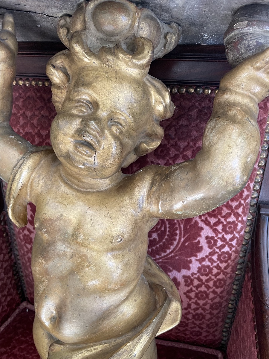 Baroque Wall Console Made Of Carved And Gilded Wood, Featuring A Cherub Figure -photo-1