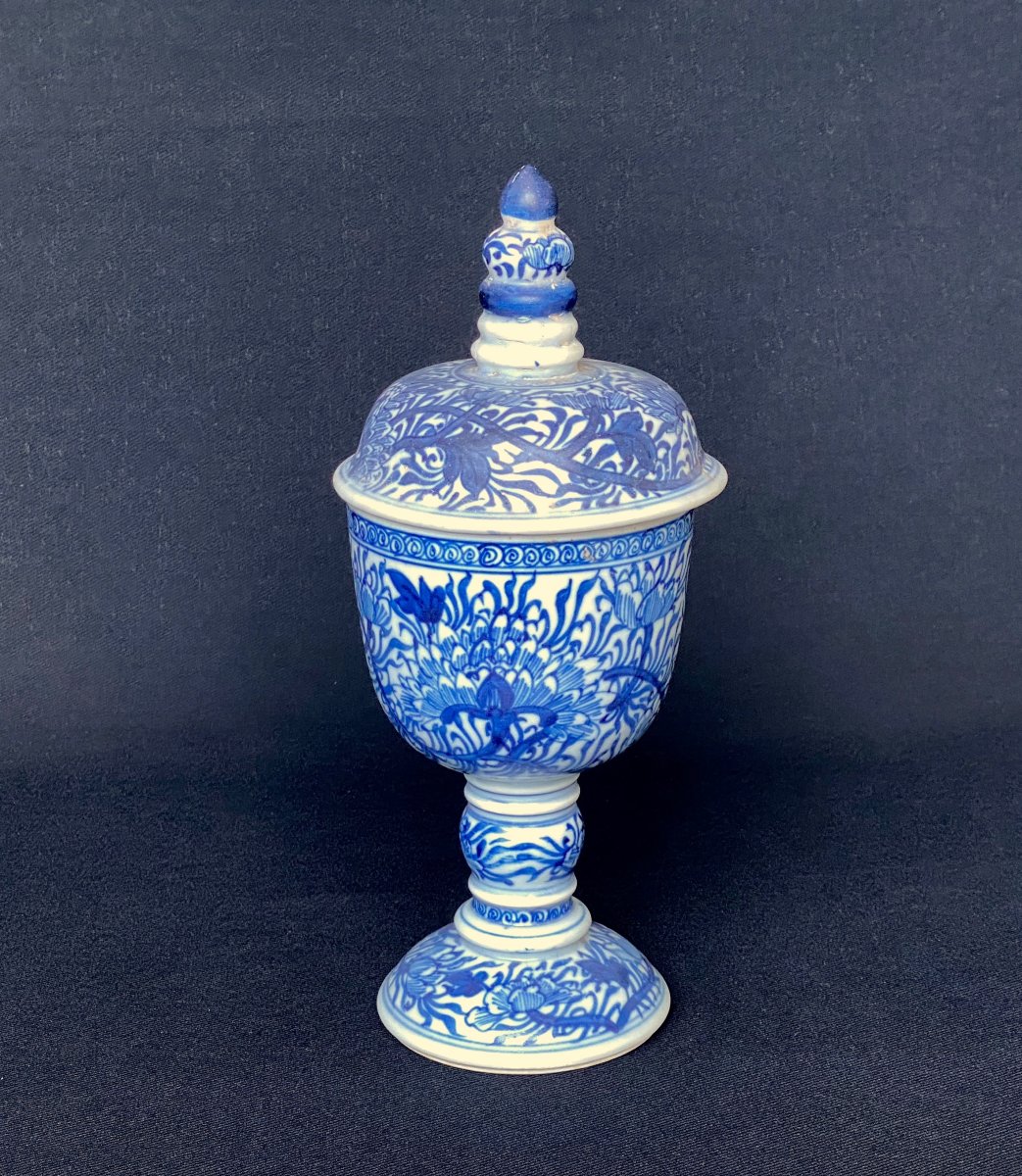 Pot couvert en porcelaine blanc-bleu de l'épave chinoise de Vung Tau (époque Kangxi)-photo-2