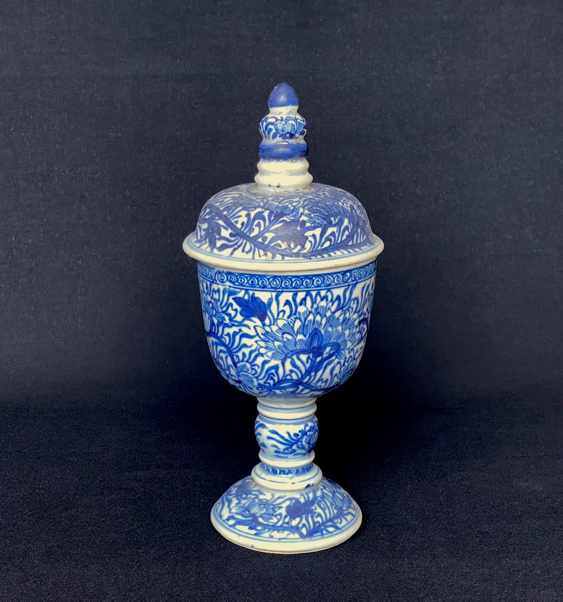 Pot couvert en porcelaine blanc-bleu de l'épave chinoise de Vung Tau (époque Kangxi)