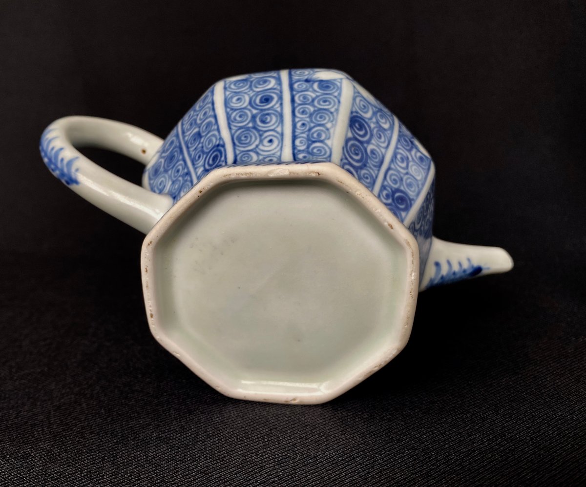 Théière au décor de lotus provenant de l'épave de Ca Mau (c. 1725)-photo-4