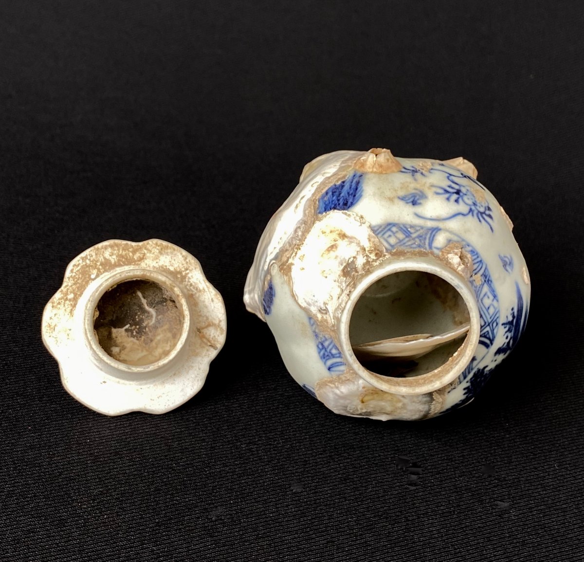 "tea-caddy" From The Shipwreck Off Ca Mau Dated From The Yongzheng Period (c. 1725). Uncleaned-photo-1