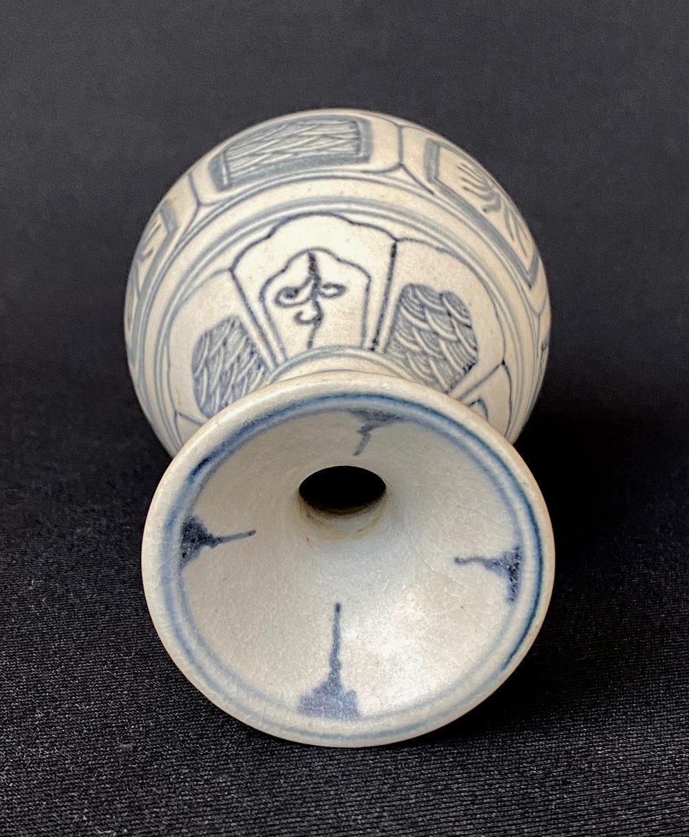 Vase en porcelaine vietnamienne provenant de l’épave de Hoi An (XVe siècle)-photo-4