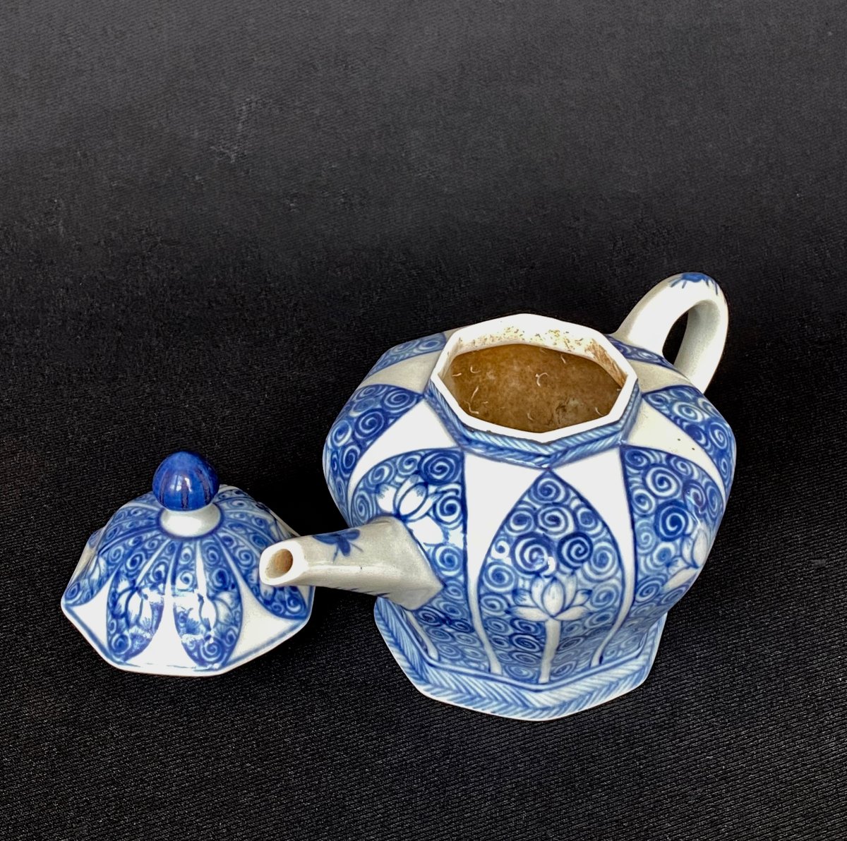 Théière au décor de lotus provenant de l'épave de Ca Mau (c. 1725) #2-photo-4