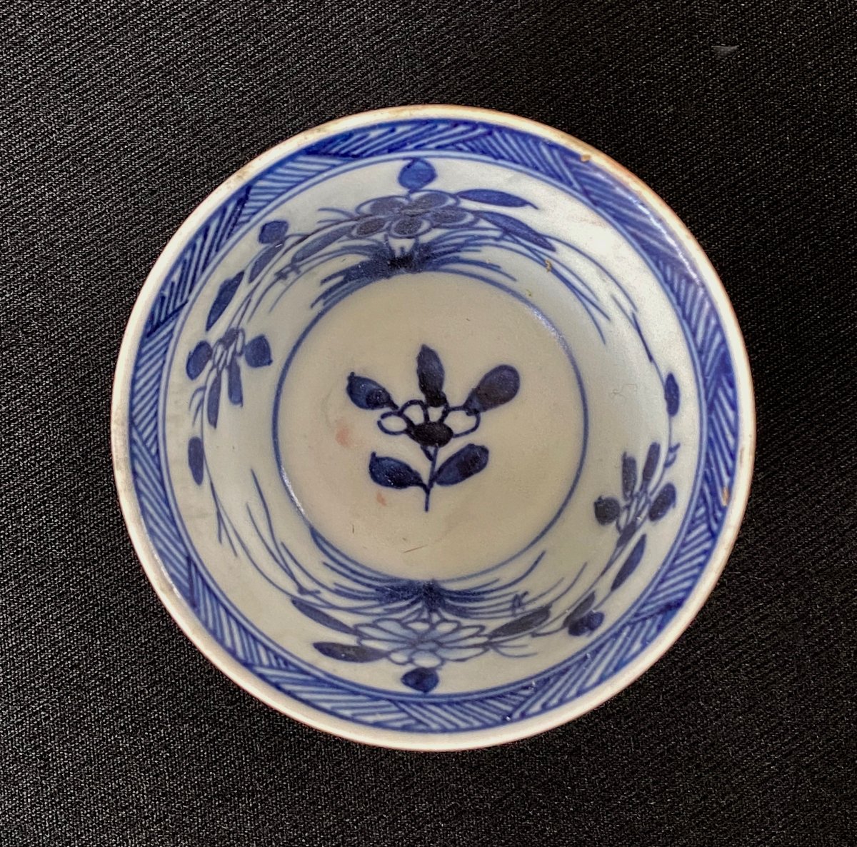 Ensemble tasse à thé et sous-tasse en porcelaine #5 provenant de l’épave de Ca Mau (c. 1725)-photo-3