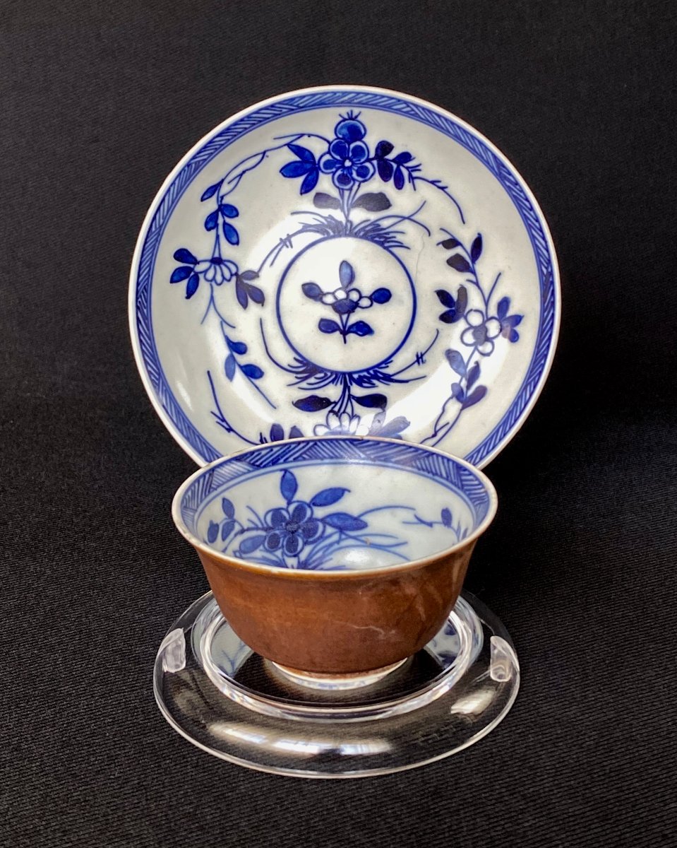 Ensemble tasse à thé et sous-tasse en porcelaine #5 provenant de l’épave de Ca Mau (c. 1725)