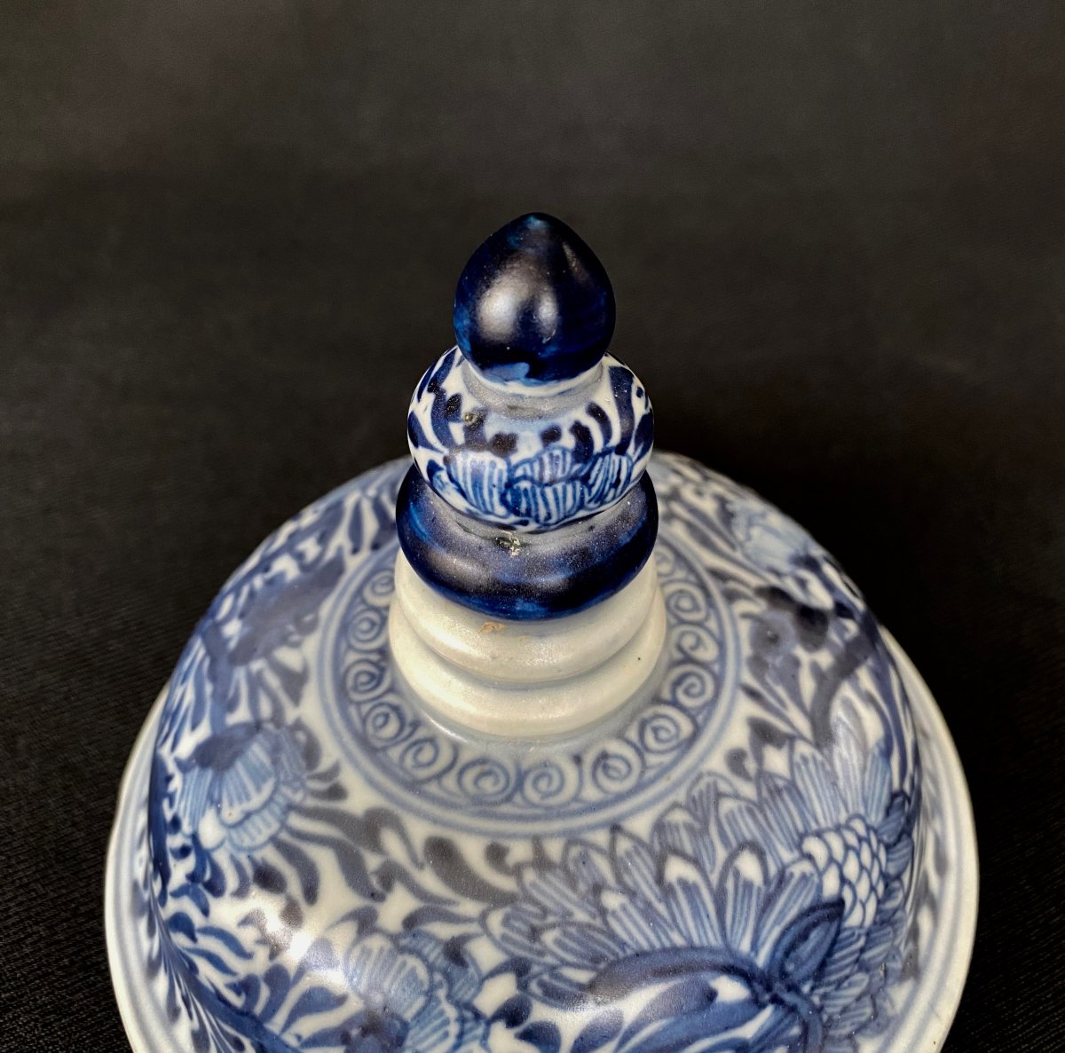 Large Lidded White-and-blue Porcelain Jar From The Chinese Shipwreck At Vung Tau (kangxi Period) #3-photo-3