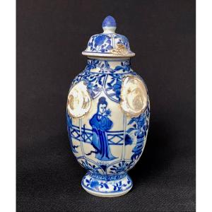 Covered Vase Long Eliza From The Vung Tau Wreck (c. 1690, Kangxi Period)