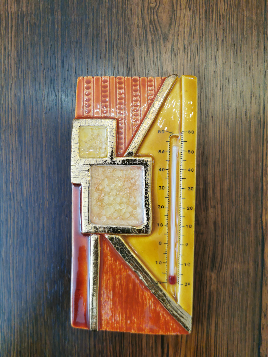 Thermomètre en céramique de Marion de Crécy.