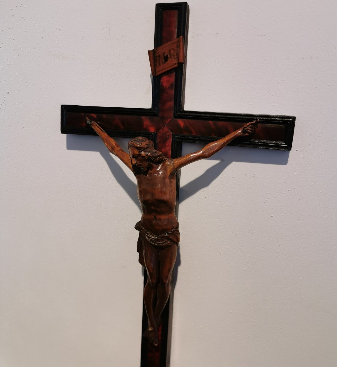 Blackened Wooden Cross With Christ In Boxwood From The 17th Century.-photo-3