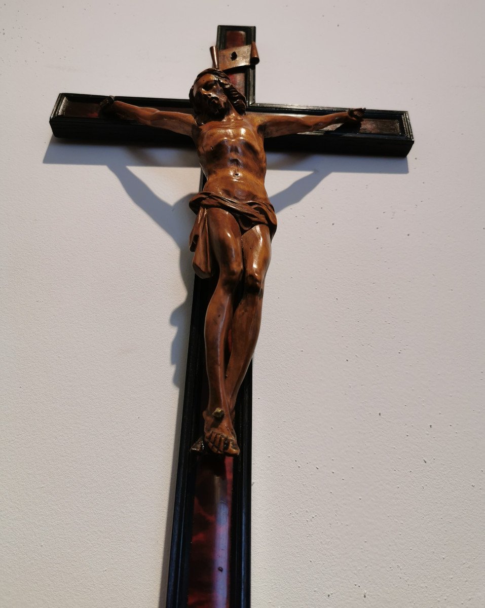 Blackened Wooden Cross With Christ In Boxwood From The 17th Century.-photo-3