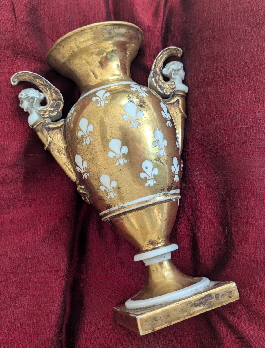 Vase balustre en porcelaine de Paris décor fleur de Lys XIXème 