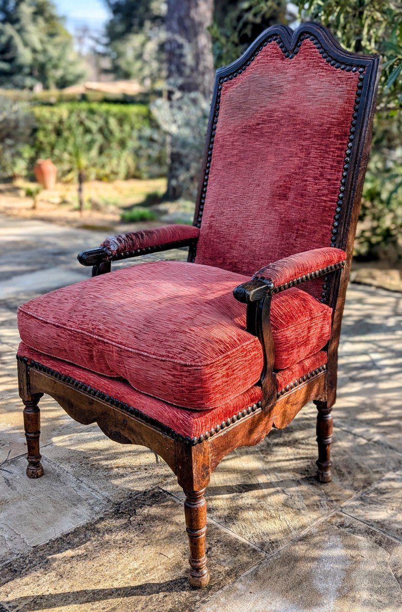 Wooden Throne Chair With Heart-shaped Back 
