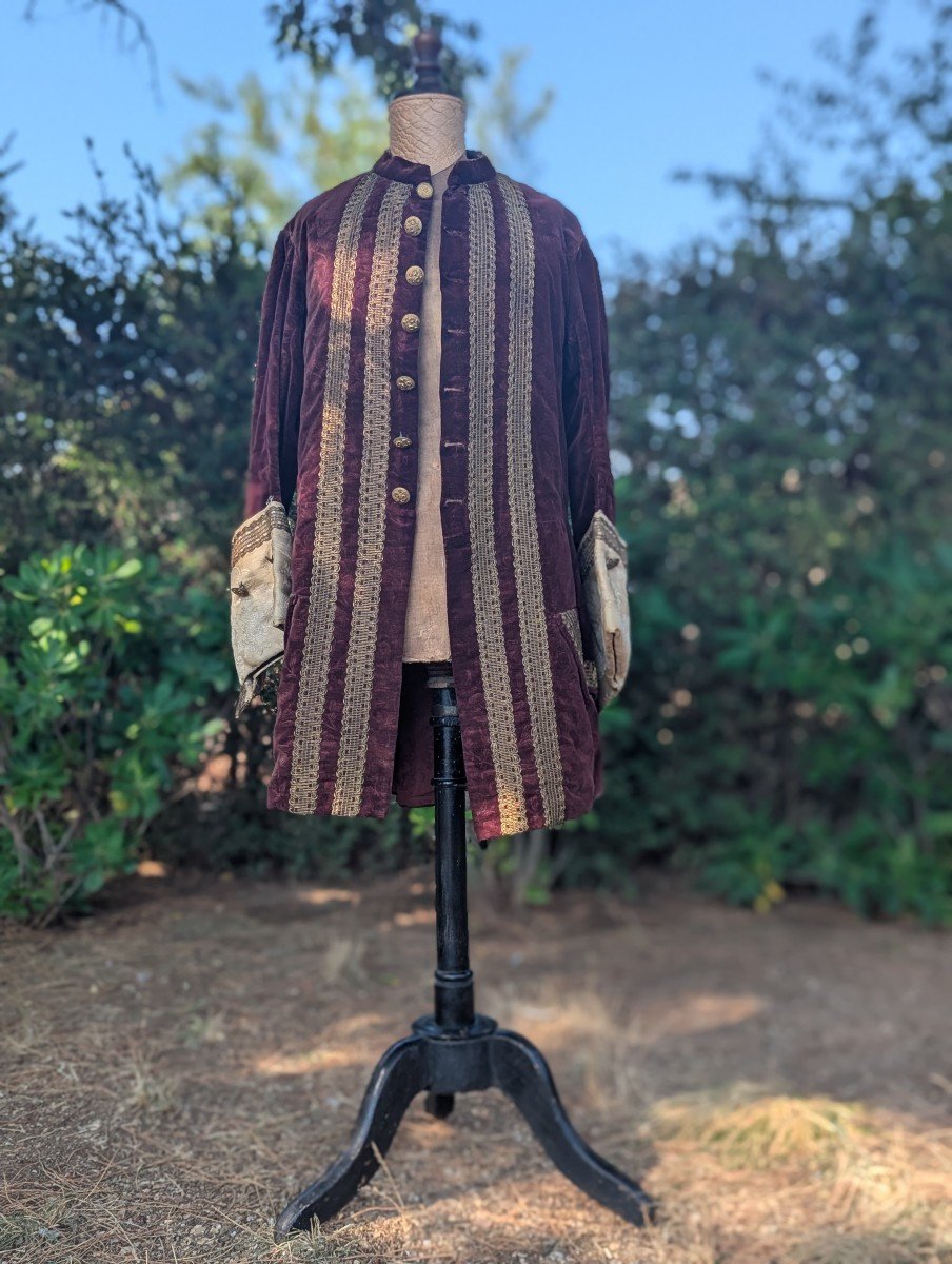 Mannequin femme ancien Napoléon III avec costume