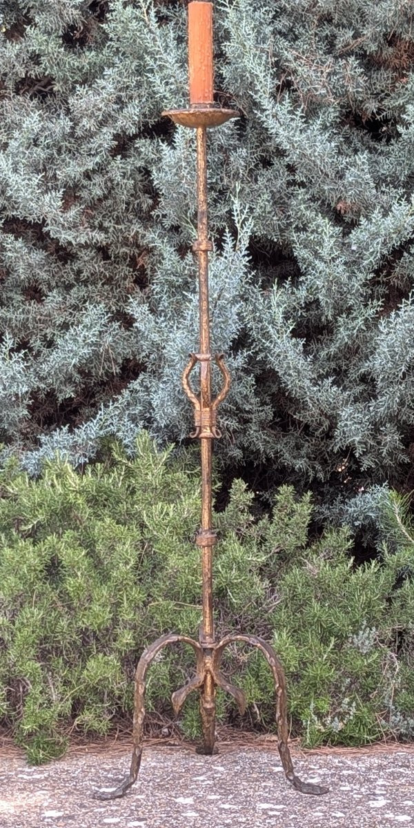 Hammered Tripod Candlestick In Gilded Patinated Wrought Iron -photo-2