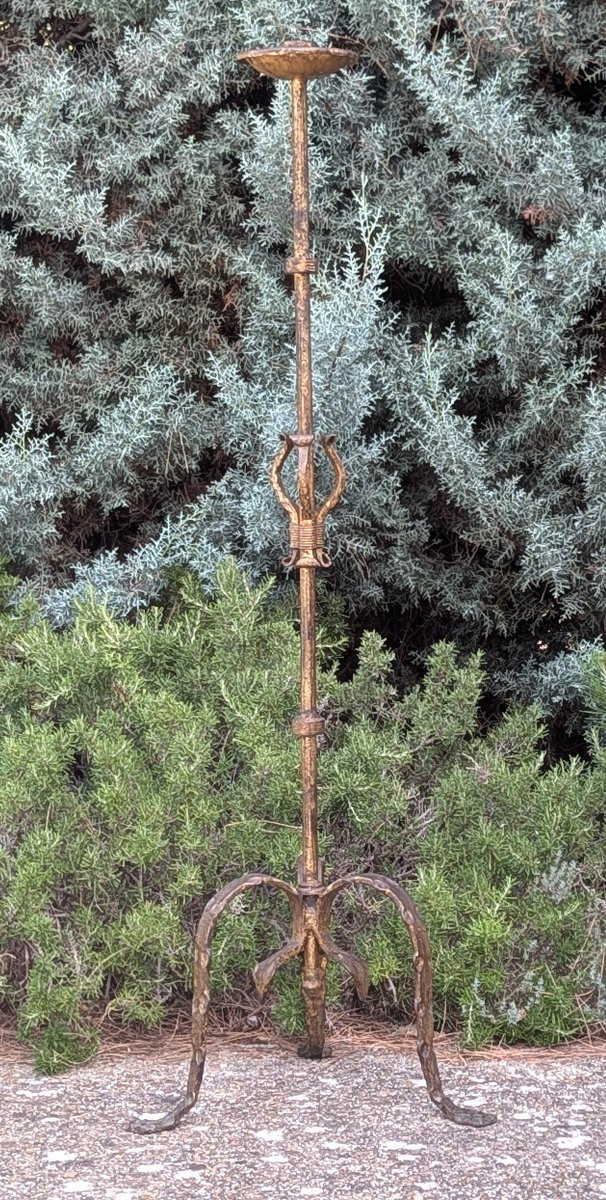 Hammered Tripod Candlestick In Gilded Patinated Wrought Iron -photo-3