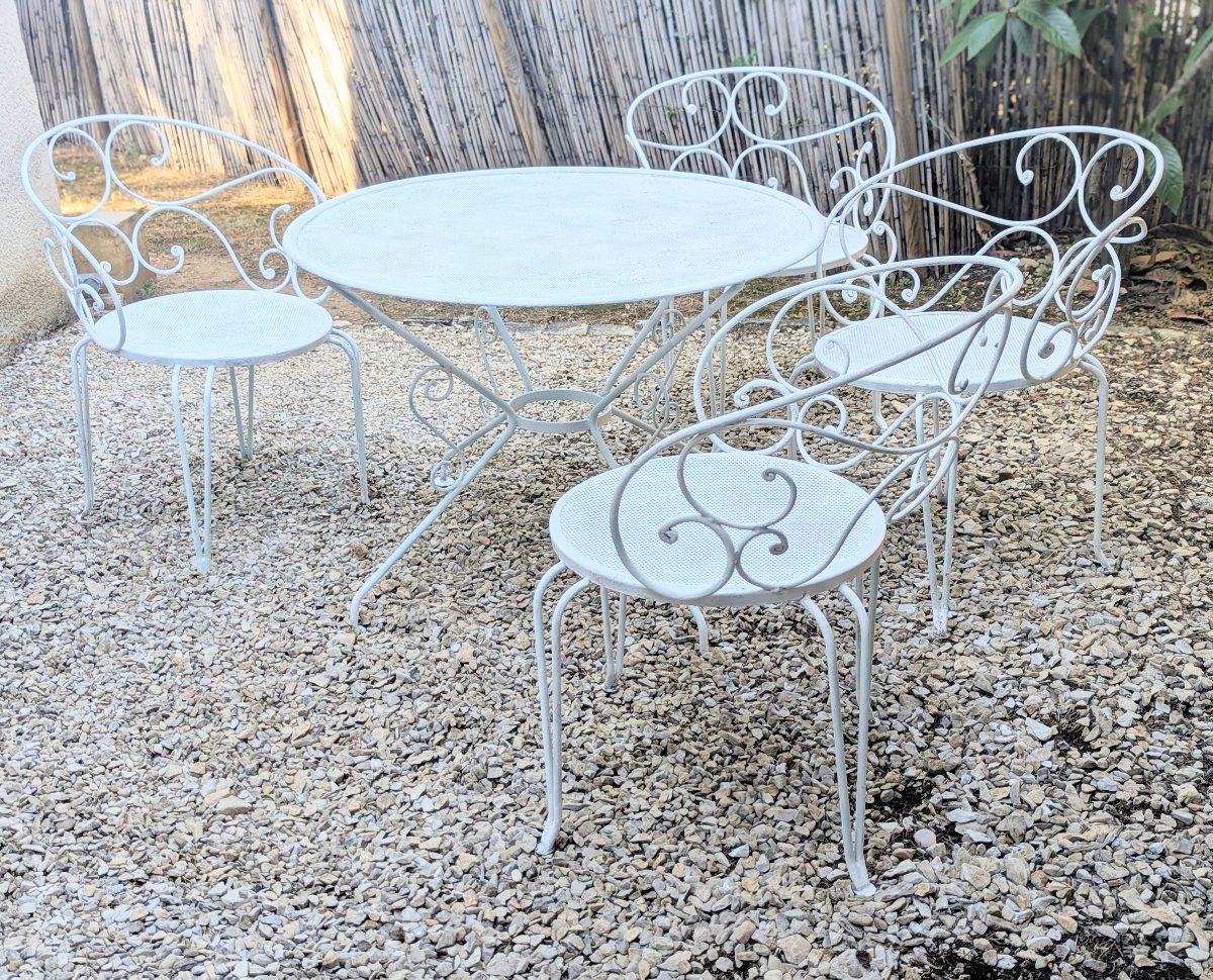 Iron Patio Set: One Table And Four Chairs -photo-4
