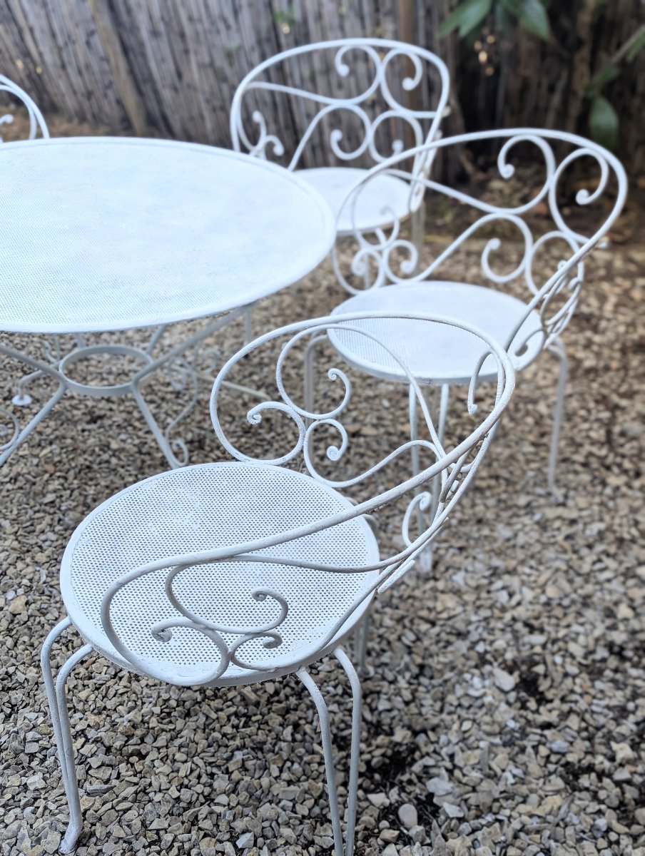 Iron Patio Set: One Table And Four Chairs -photo-4