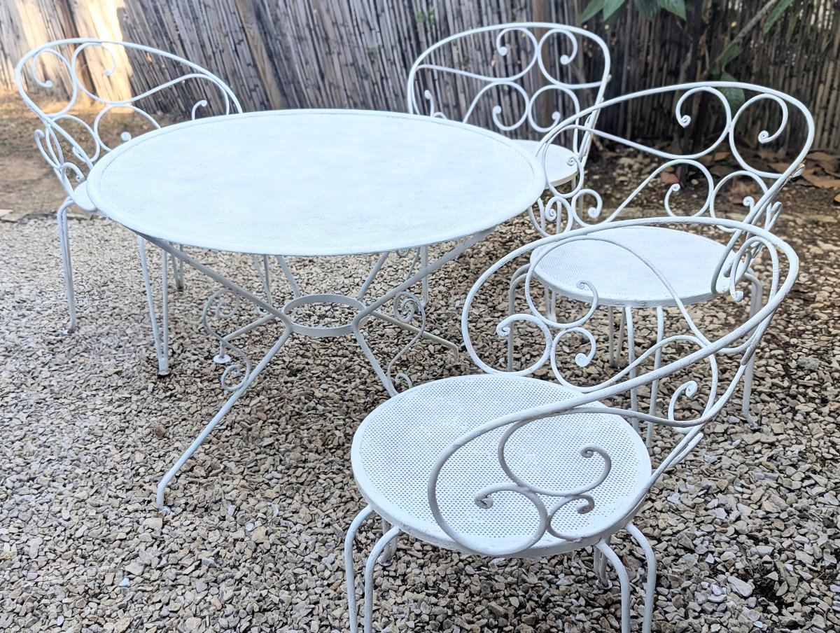 Iron Patio Set: One Table And Four Chairs -photo-5