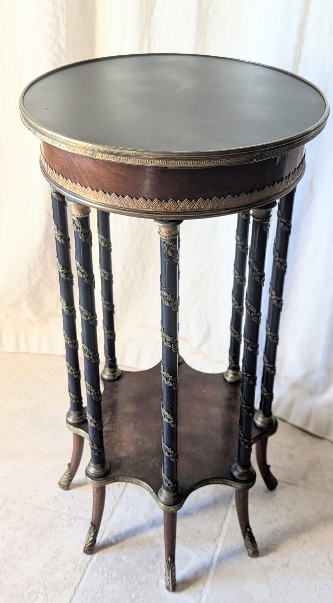 Guéridon style Louis XVI. XIXème siècle.