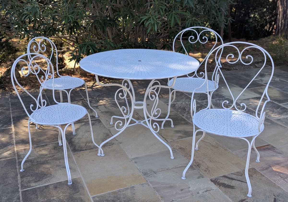 Iron Patio Set: One Table, Two Armchairs, Two Chairs 