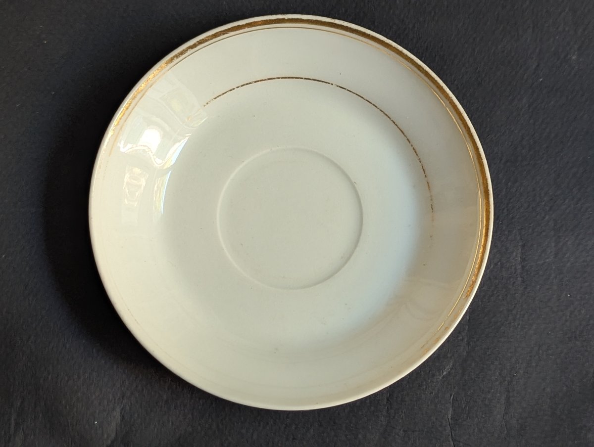 Ensemble en porcelaine avec armoiries Famille Beauvau-Créon. XIXème siècle.-photo-2