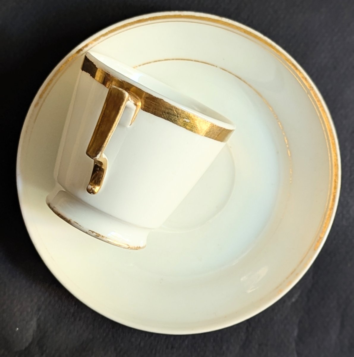 Ensemble en porcelaine avec armoiries Famille Beauvau-Créon. XIXème siècle.-photo-3