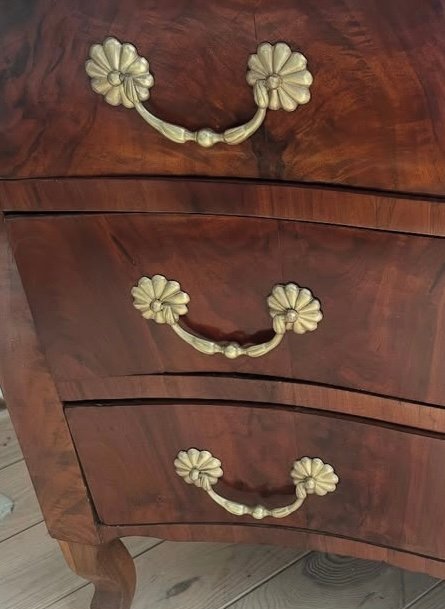 18th Century Walnut Chest Of Drawers-photo-2