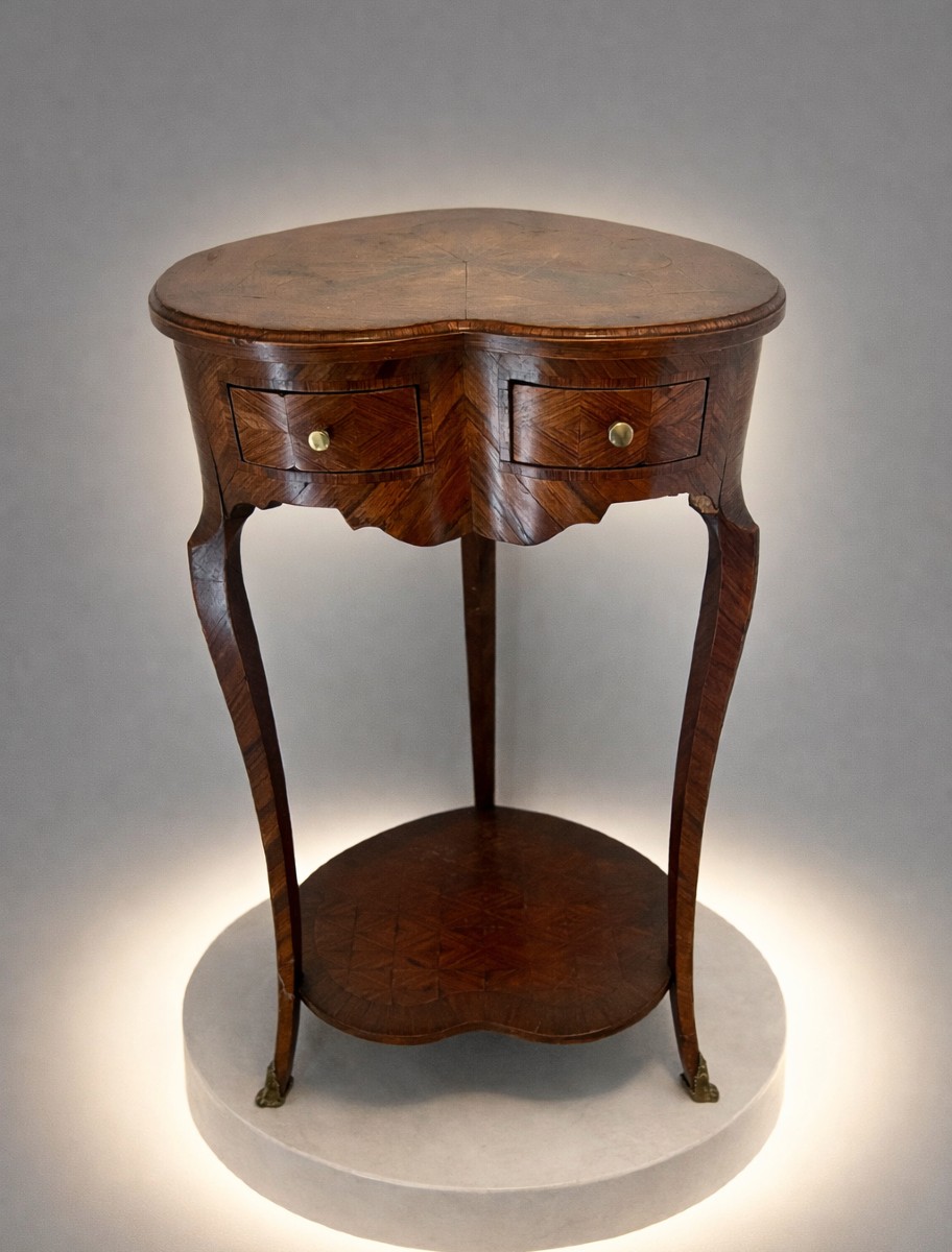 table d appoint en marqueterie de style transition