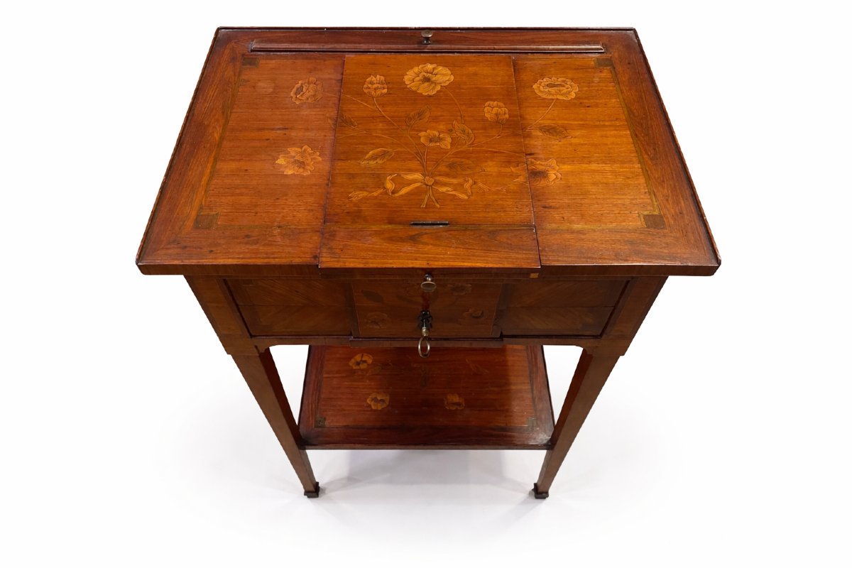 table a système en marqueterie de style-photo-3