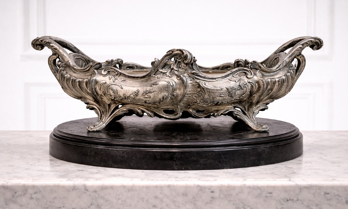 centre de table en bronze argenté signée Victor Saglier,