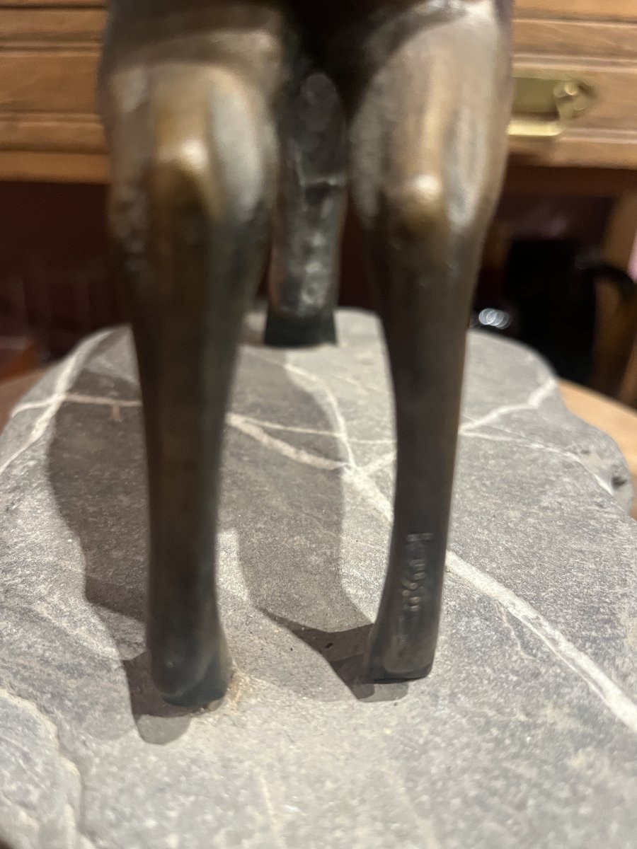 Charles Reussner (XXe siècle) Biche stylisée – Bronze à patine médaille, sur socle en pierre-photo-2