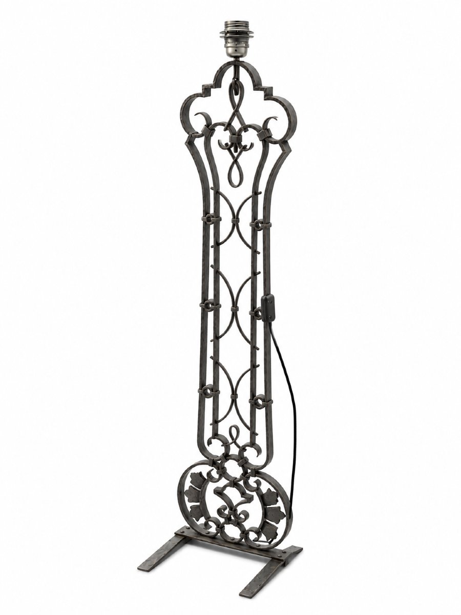 Grand lampadaire Art Déco en fer forgé martelé attribué à Michel Zadounaïsky, Lyon vers 1930-photo-2