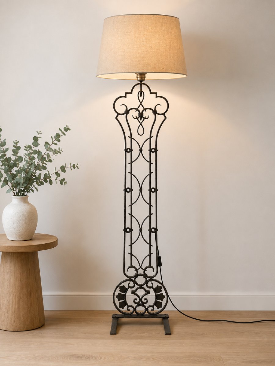 Grand lampadaire Art Déco en fer forgé martelé attribué à Michel Zadounaïsky, Lyon vers 1930-photo-3
