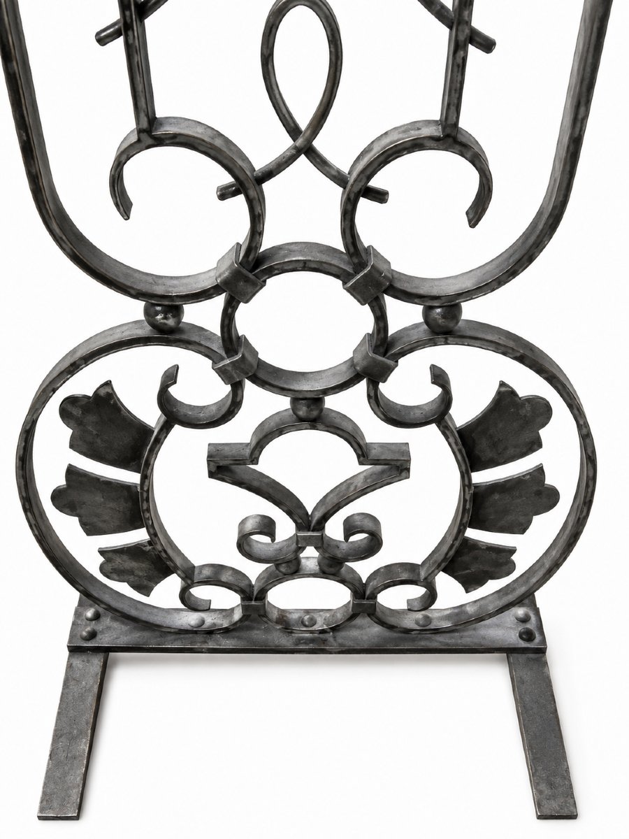 Grand lampadaire Art Déco en fer forgé martelé attribué à Michel Zadounaïsky, Lyon vers 1930-photo-1