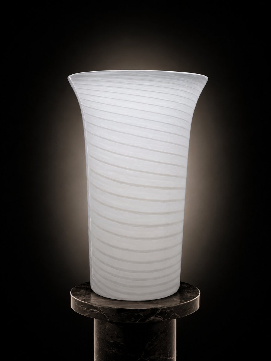 Grand vase en verre de Murano blanc à décor spirale